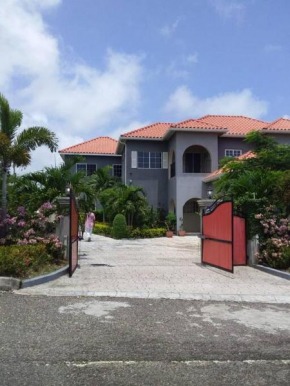El Plantation Village